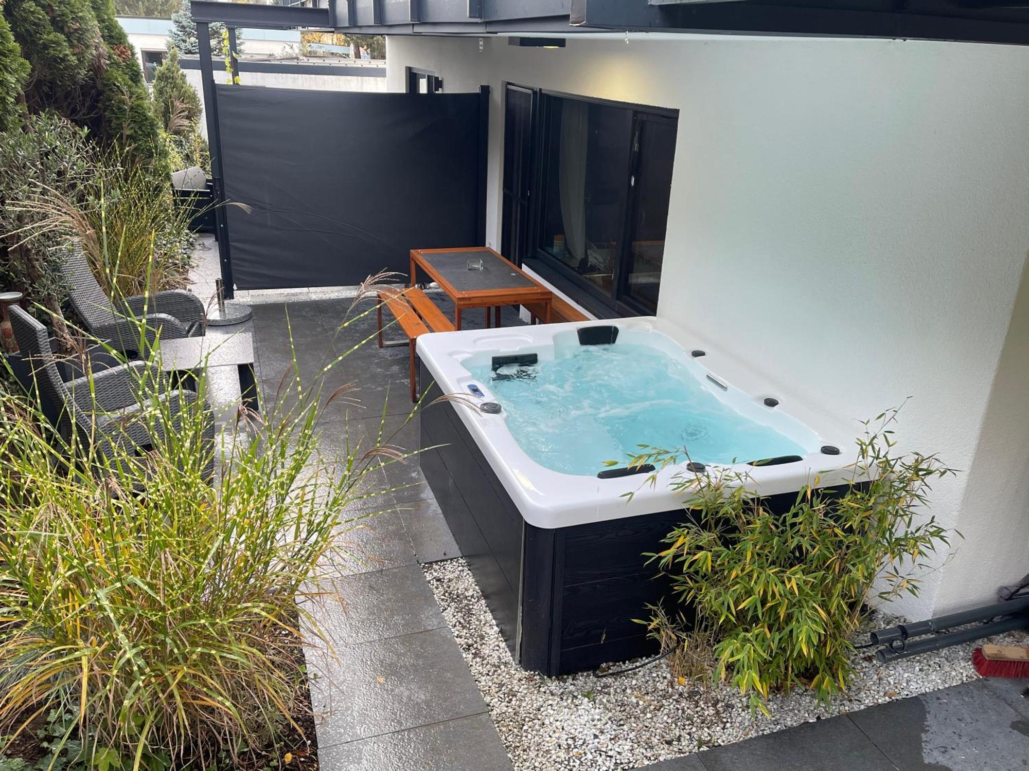אוברלינגן Rosmarin - Kuschelige Fewo - Romantik & Entspannung Im Whirlpool Auf Privater Terrasse, Ruhe & Hund Willkommen - By Ferienwohnenamsee - מראה חיצוני תמונה